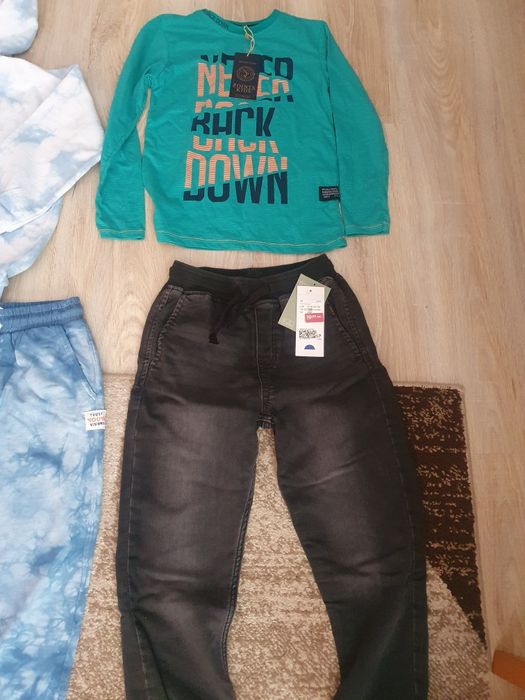 Страхотен сет от чисто нови дрехи