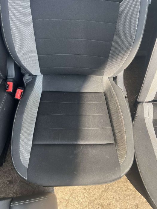 Плюшен плат салон Skoda Rapid Седалки Шкода Рапид Ном 99 отличен 2017г