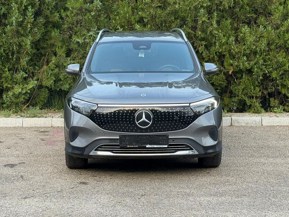 Mercedes-Benz EQB Stare perfecta, casco valabil până in august 2026, anvelope noi
