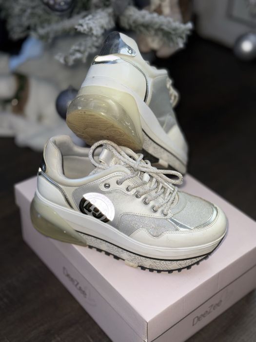 Patrizia Pepe, Guess, Hugo, Liu Jo