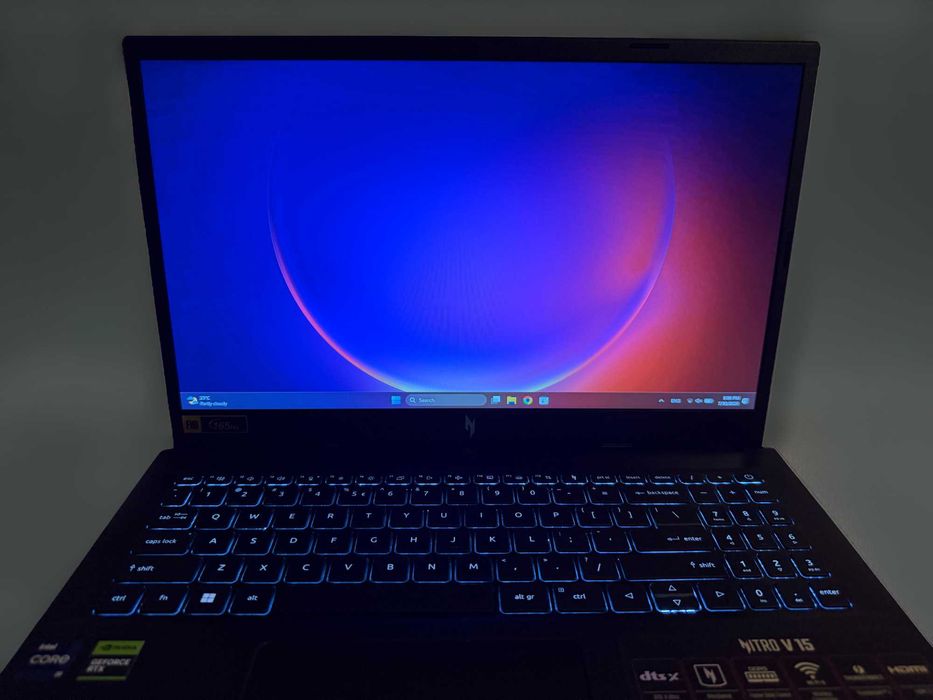 Геймърски лаптоп Acer Nitro V 15 ANV15-51-93K6 – i9, RTX 4060, 16GB RAM, 1TB SSD