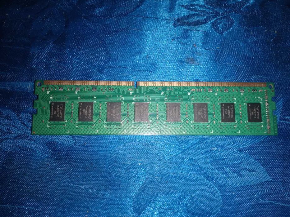 Продам ОЗУ ddr3 на 4gb cl9
