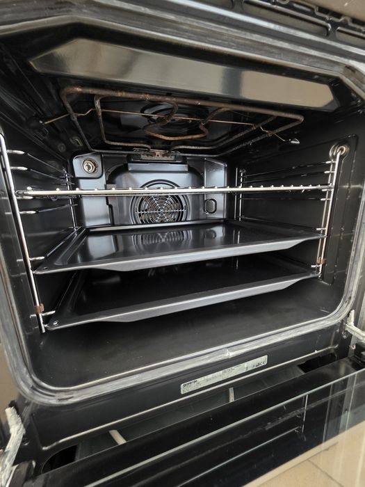 Свободностояща печка с керамични котлони Gorenje