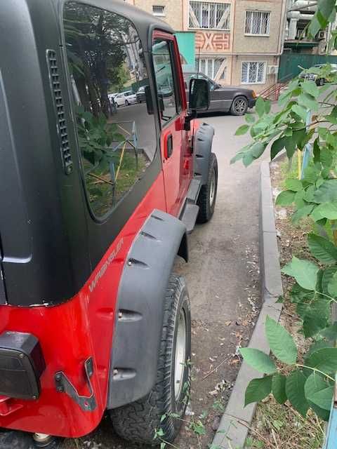 джип вранглер. на ходу.