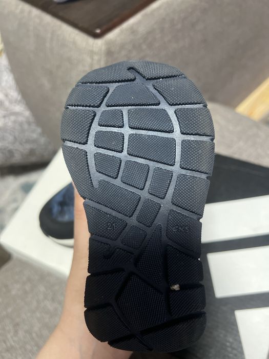 Продам ботинки для малыша. Размер 21. Цена:15.000