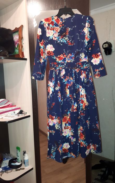 Продам платье 6000