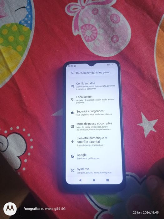 Telefon in stare ficțională merge capabil