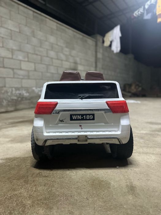 Продам детскую машину