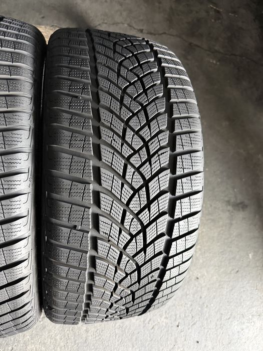 2 anvelope iarna ca NOI 235/35/20 , GoodYear , DOT 2023 , 7.8 mm