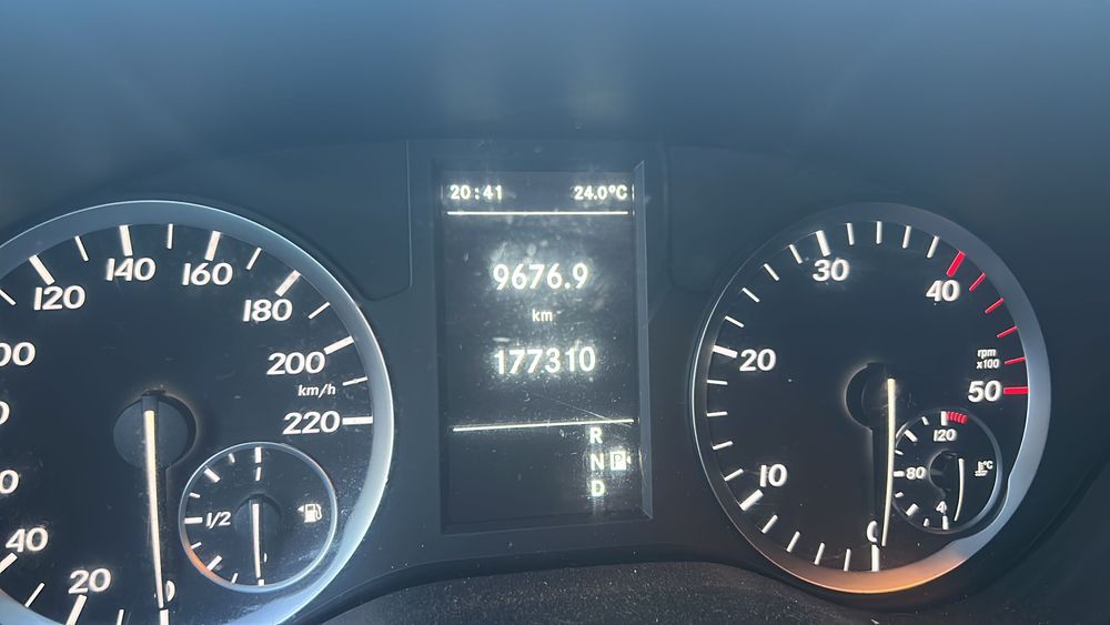 Dubă Mercedes Vito 2018 4X4 automată