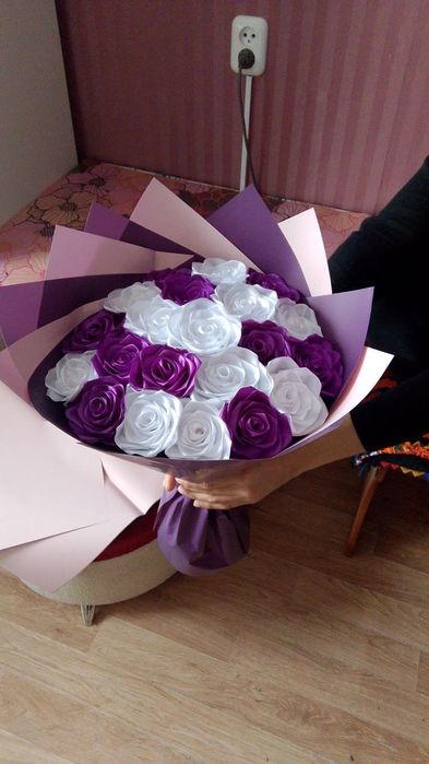 Розы из атласной ленты