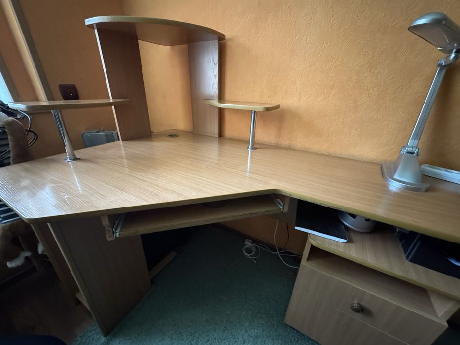 Продам игровой стол угловой