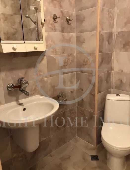 Продава се Тристаен апартамент в Пловдив, Кючук Париж - 110 кв.м за 2082 €/кв.м - Снимка #9