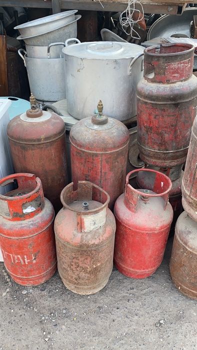 Газовые баллоны большие и маленькие