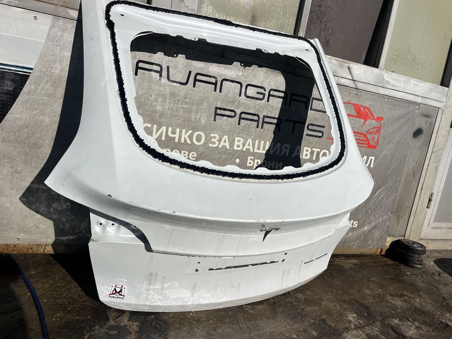 3 броя багажна врата Tesla Y 2020-