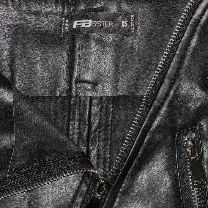 Черна кожена пола