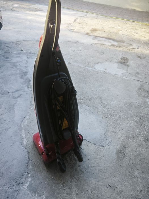 Aparat de spălat, frecat, uscatcu apa calda și aspirator