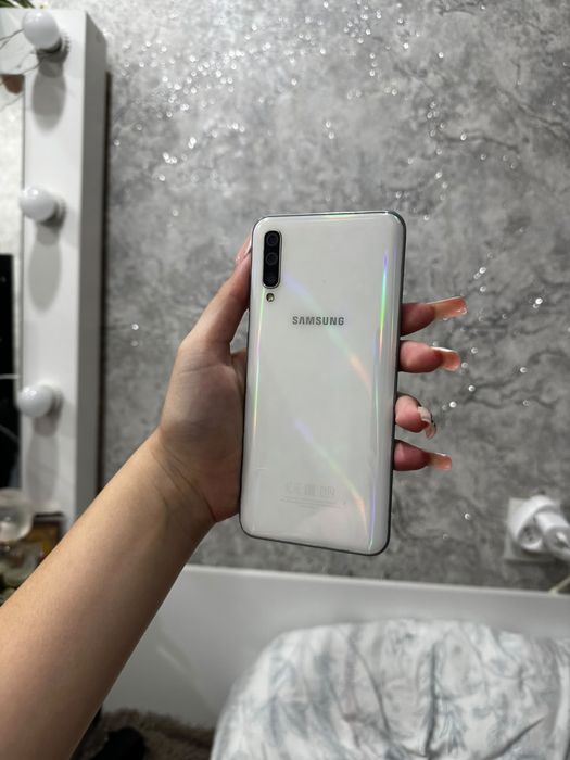Продам samsung A50