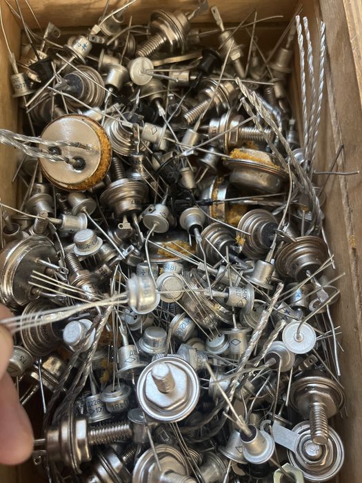 Полупроводники (диод, транзистор, тиристор)