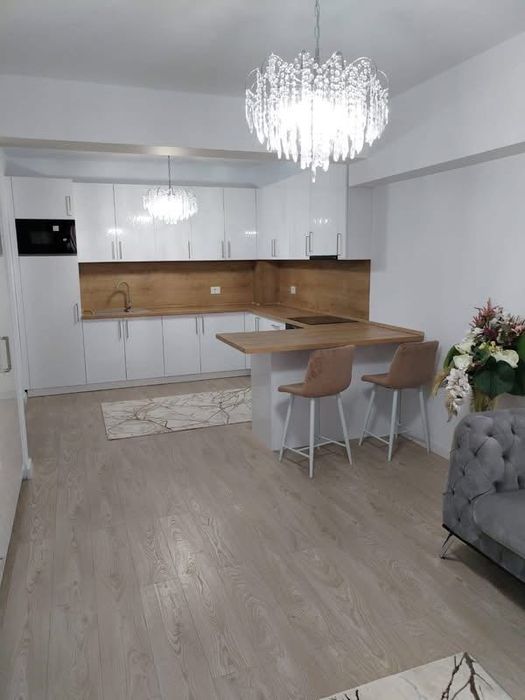 Vand apartament cu doua camere