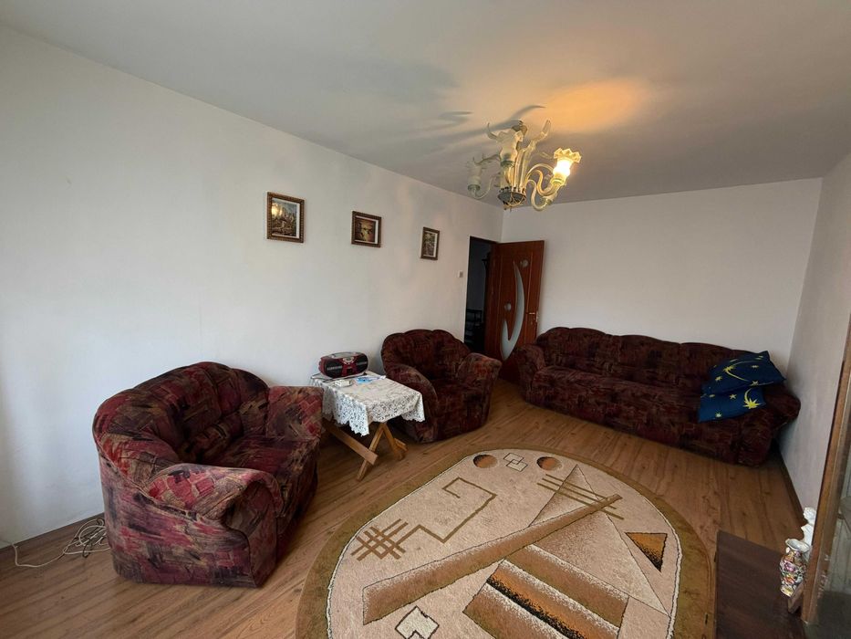 Apartament cu 3 camere