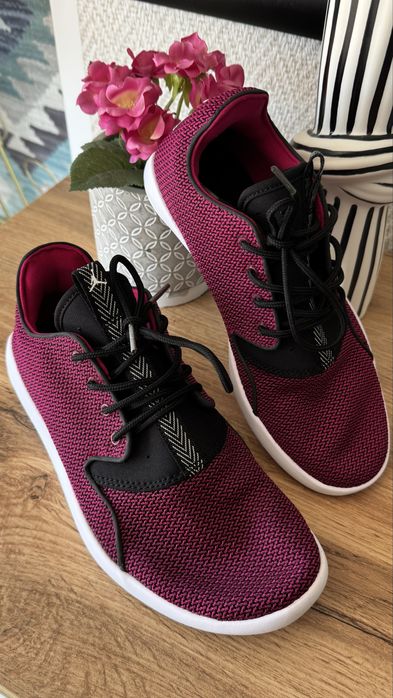 Нови дамски маратонки Air Jordan номер 37.5