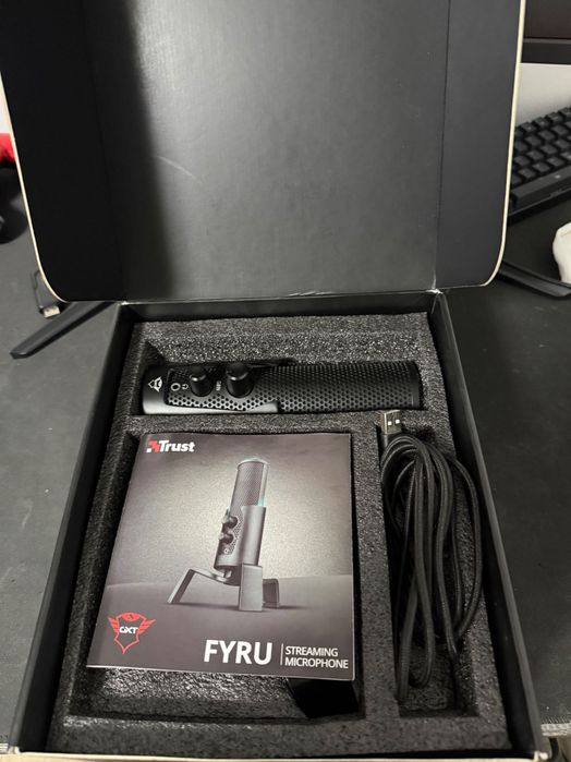 Microfon streaming 4-in-1 Trust GXT258 FYRU