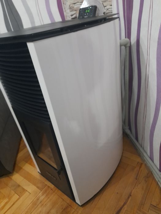 Пелетна камина Вurnit Advant 13kW +стаен термостат