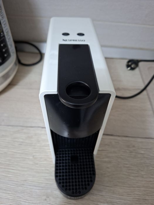 Nespresso by KRUPS Essenza Mini XN110
