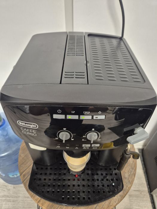 Expresor DeLonghi automat