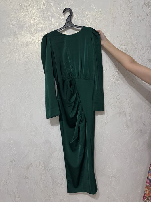 Продам изумрудное платье