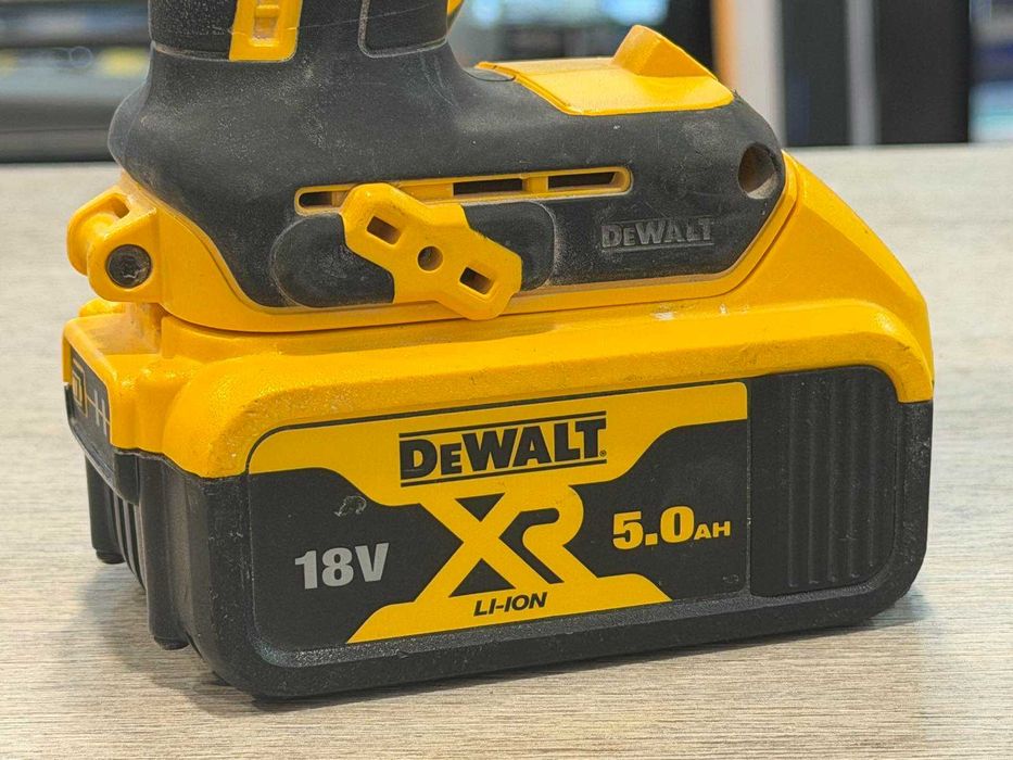 Винтоверт за гипсокартон DeWalt DCF620+ батерия DeWalt DCB184 18V 5.0Ah и приставка DeWalt DCF6201