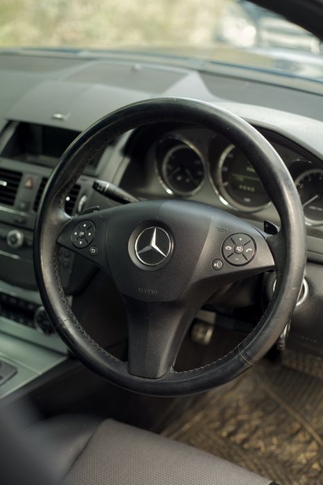 Volan Mercedes C W204 cu padele airbag volan plafon scaun fata usa far