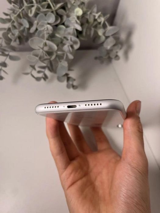 Iphone XR 128гб в отличным состоянии