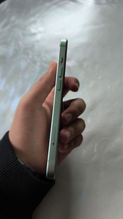 Айфон 15 срочно обменяю