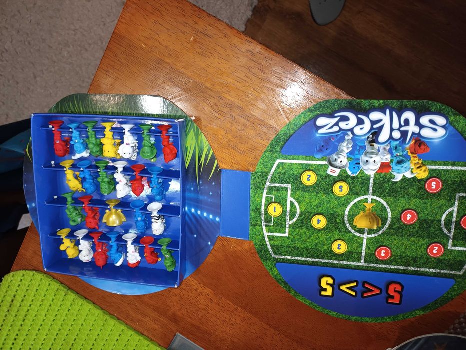 Стикита животни,октоподи футболни