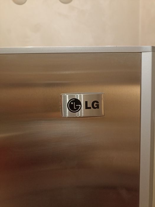 Продам холодильник LG