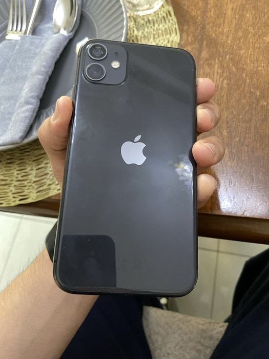 Срочно продам айфон 11