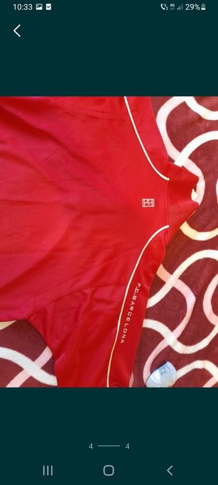 Vand tricou barcelona, ca nou, marimea M dar merge si L pret 50 lei