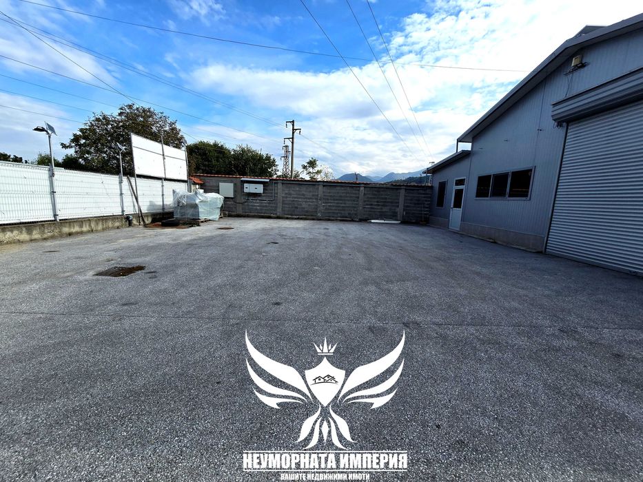 Под наем свободна площ/паркинг за автомобили/бусове в гр.Асеновград