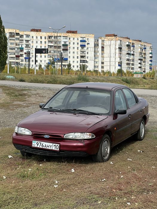 Продам Ford Mondeo 1995, 1.8