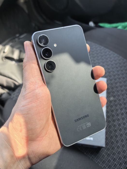 Samsung S25 Fe 8/128 gb sotiladi