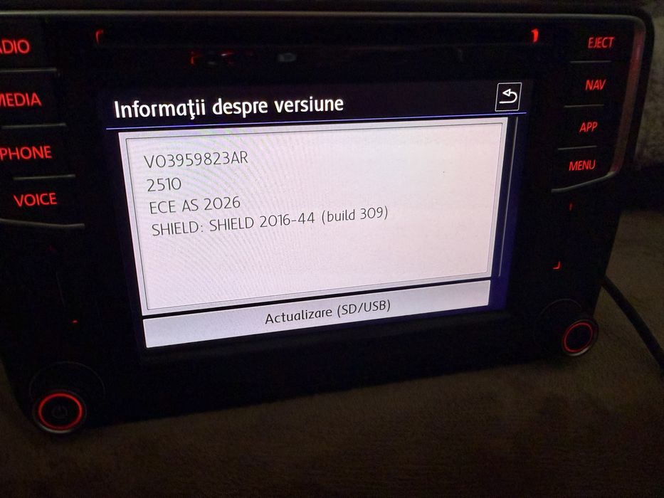 Vând navigație originală Volkswagen MIB2 2020 Harti 2026 Carplay / AA