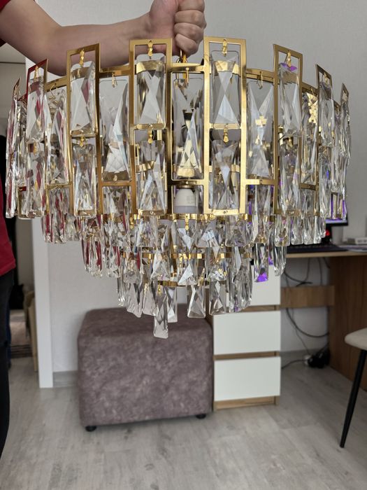 Люстра потолочная в гостиную