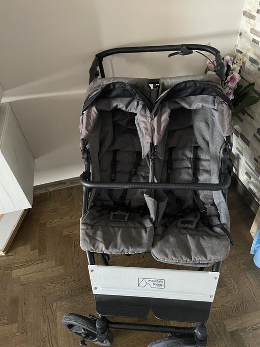 Количка за близнаци Mountain Buggy Duet