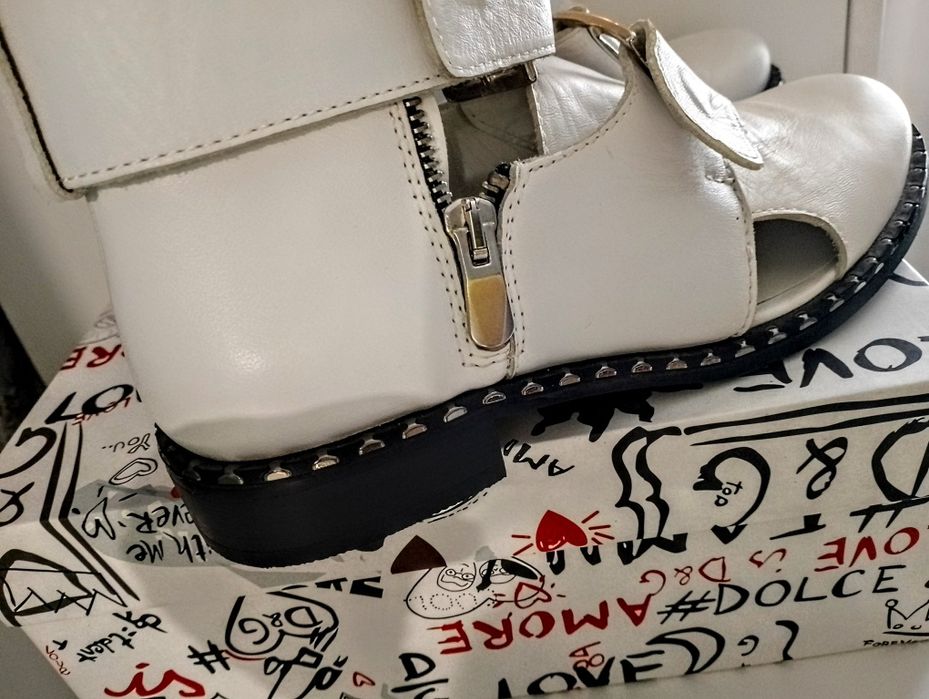 Продам женские босоножки