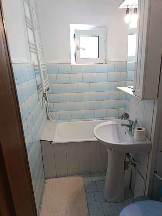 Închiriez apartament 60 mp Focșani.