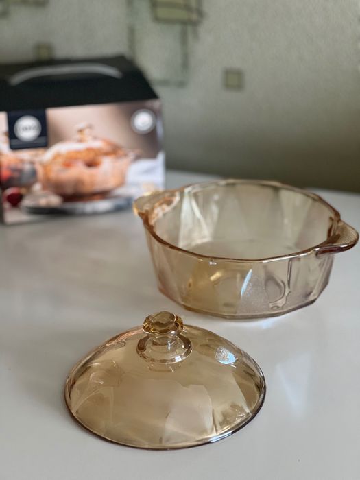 Контейнер стекло. Кастрюля