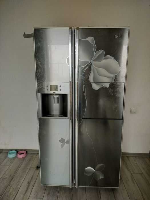 Холодильник LG   С ледо генератором