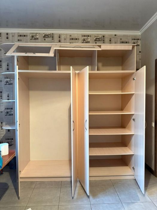 Продам шифонер с антрисолям